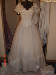 Eden Bridal Wedding Dress size 16 White